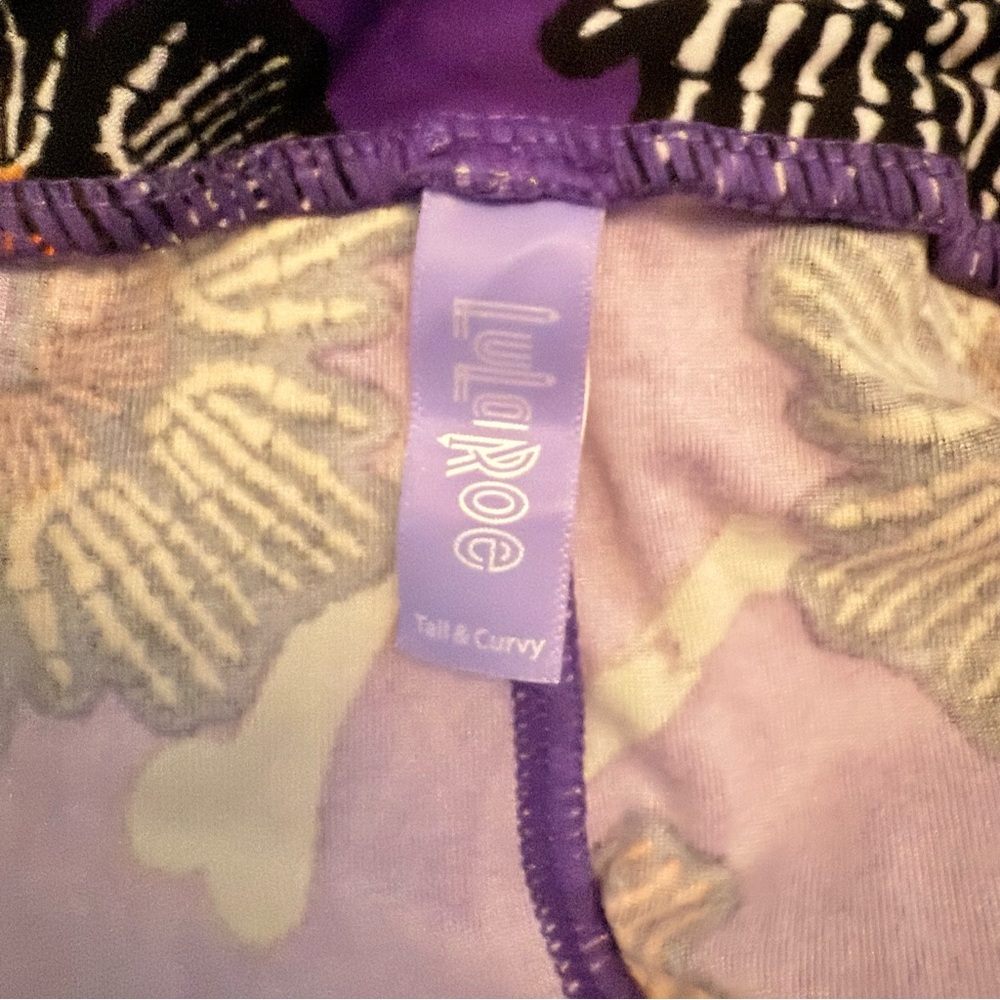 LuLaRoe Tall & Curvy Leggings – Purple Skeleton Hand Floral Print - Picture 3 of 3